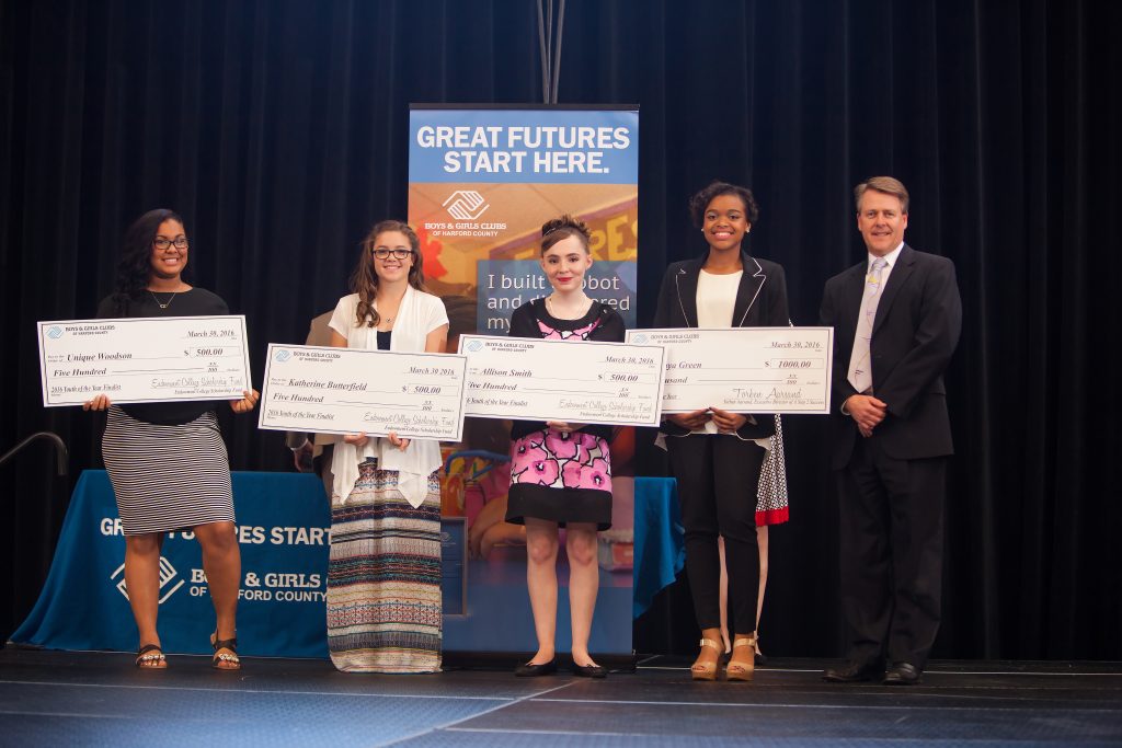 Kurt Umbarger, long-time supporter of the Club Endowment Fund, which is reserved for youth scholarships, (left) shown with 2016 Youth of the Year winner, A'maya Green, and finalists Allison Smith, Katherine Butterfield, and Unique Woodson all holding their $500 scholarships.